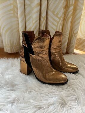 Esska Brand - Metallic Gold Ankle Boots with Black Lightning Accent - size 37